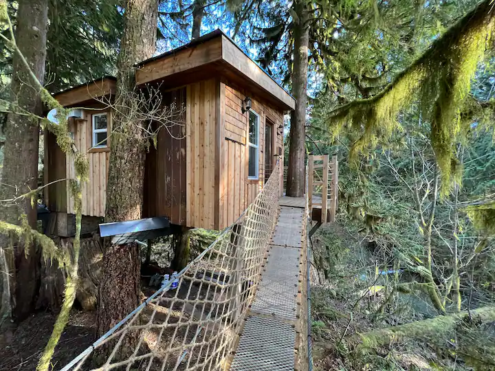 A wrap-around deck to enjoy the nature views