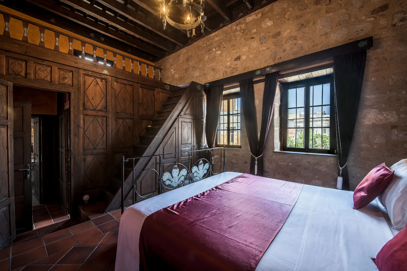 S. Nikolis Historic Boutique Hotel