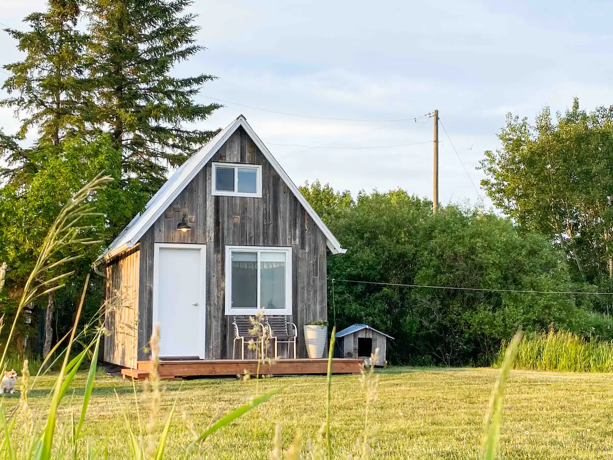 Rural living with views of the lake 