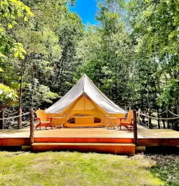 Glamping tent on platform